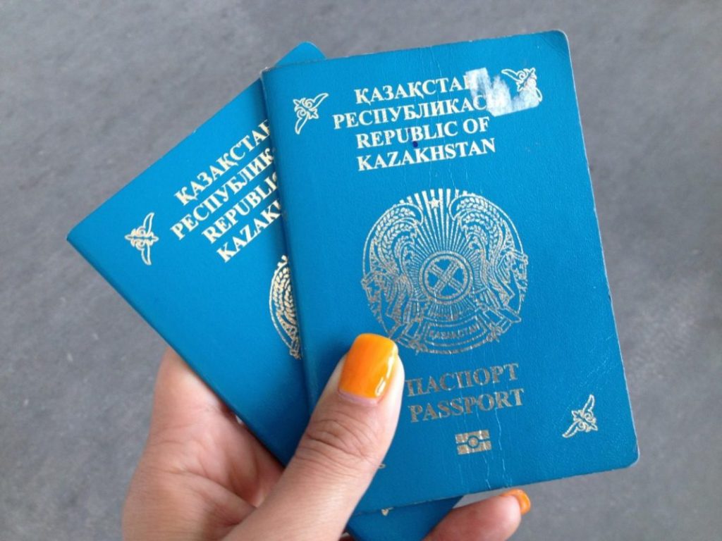 Паспорт в Казахстане можно получить при личном присутствии в любом ЦОНе