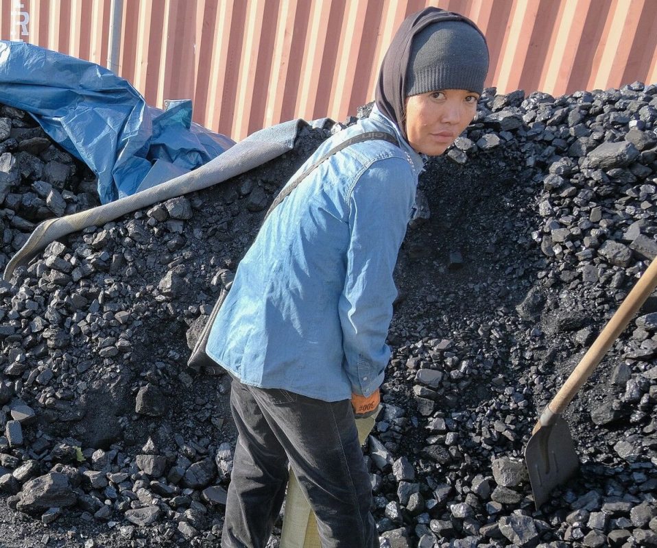 Жители города Алматы могут приобрести социальный уголь через Halyk Homebank - bizmedia.kz
