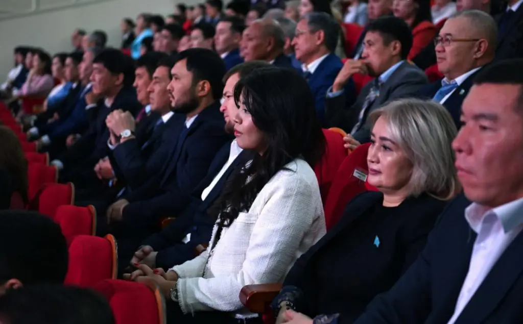 Президент РК Касым-Жомарт Токаев встретился с общественностью в Атырауской области - Bizmedia.kz