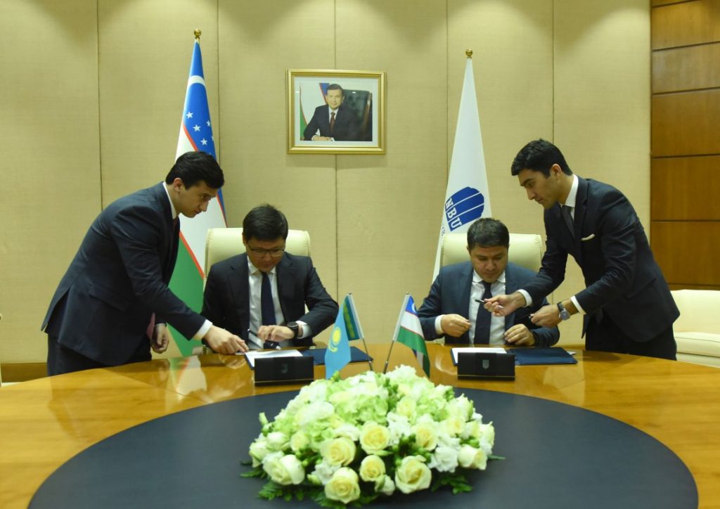 Источник фото: БРК. Генеральное соглашение о предоставлении кредитной линии в БРК для узбекистанского банка