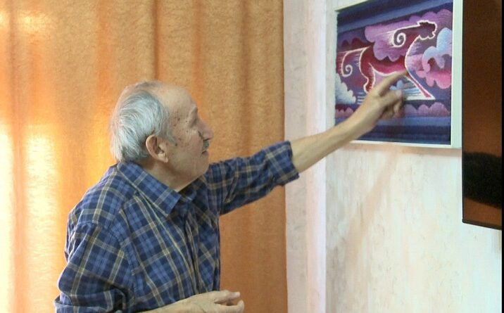 Казахский художник пропагандирует историю и красоту через свои гобелены