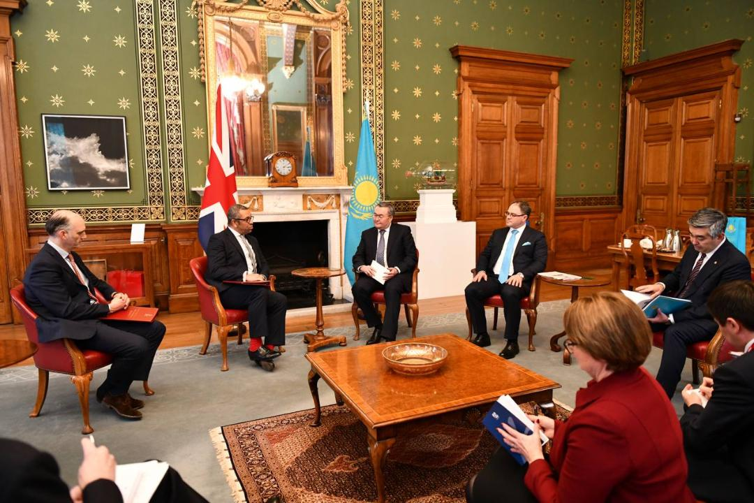 Казахстан и Великобритания пообещали укреплять сотрудничество, провели встречу в рамках стратегического диалога в Лондоне
