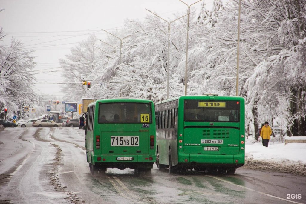 Опубликован график работы общественного транспорта в новогодние дни в Алматы