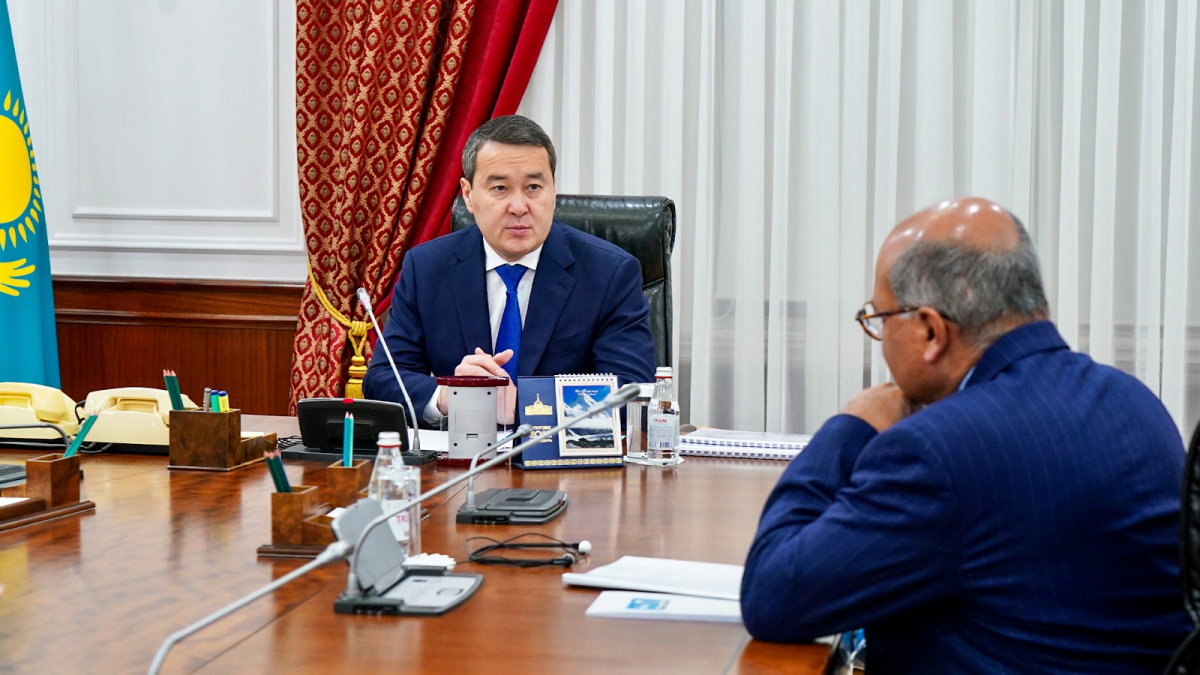 Премьер-министр Казахстана и заместитель председателя Совета по реформам сэр Сума Чакрабарти обсудили экономические перспективы на 2023 год