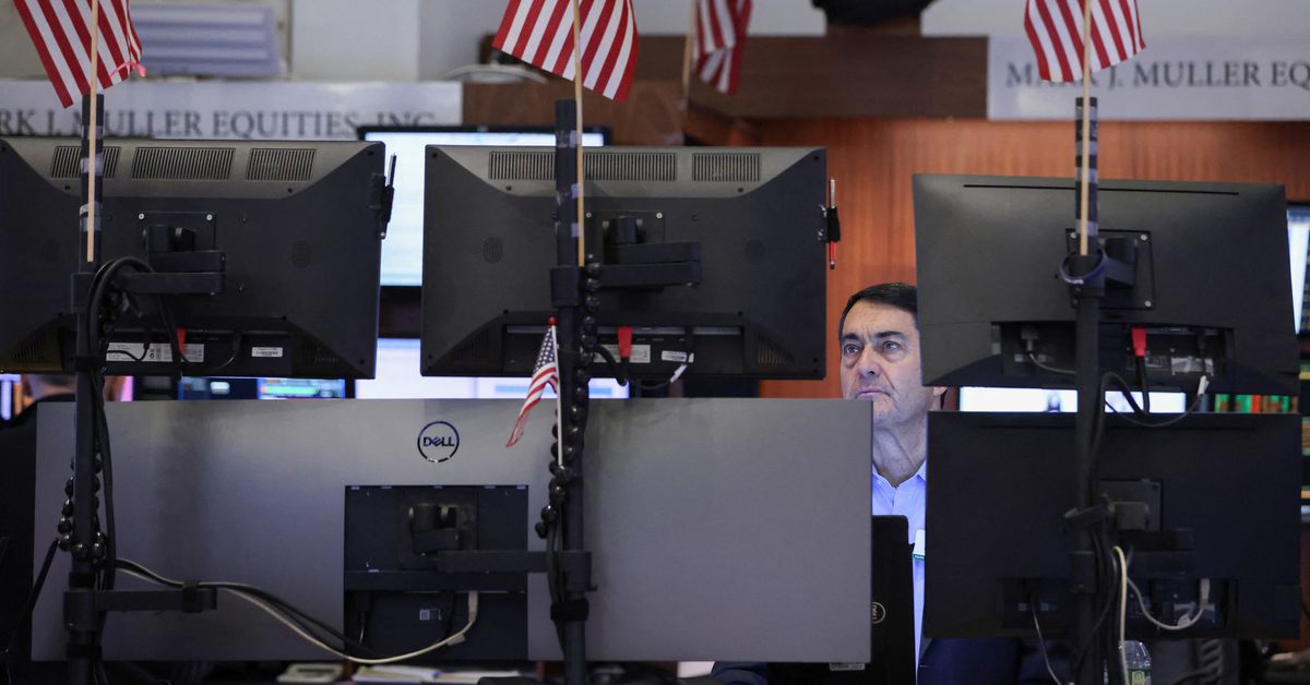 Анализ: Инвесторы готовятся к борьбе за потолок долга США после
