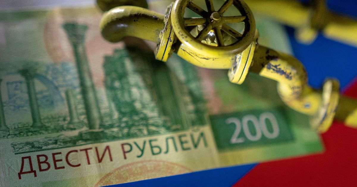 Анализ: падение нефтяных доходов России может создать порочный круг для бюджета, рубля