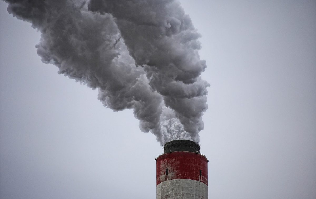Депутат заявил, что нормы загрязняющих веществ в Усть-Каменогорске превышаются до 10 раз
