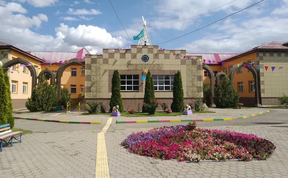 Досаев, заявил, что в Алматы планируют построить пробные детские городки