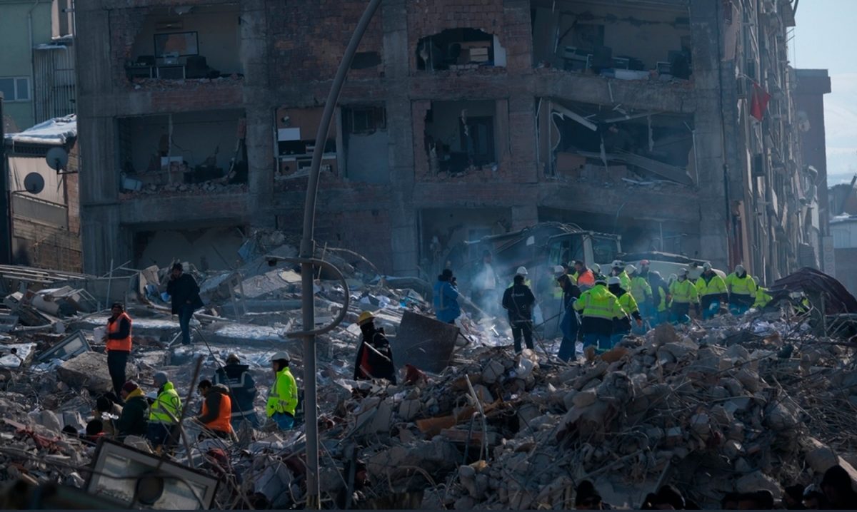 МИД РК: Без вести пропавших казахстанцев в результате землетрясения в Турции нет