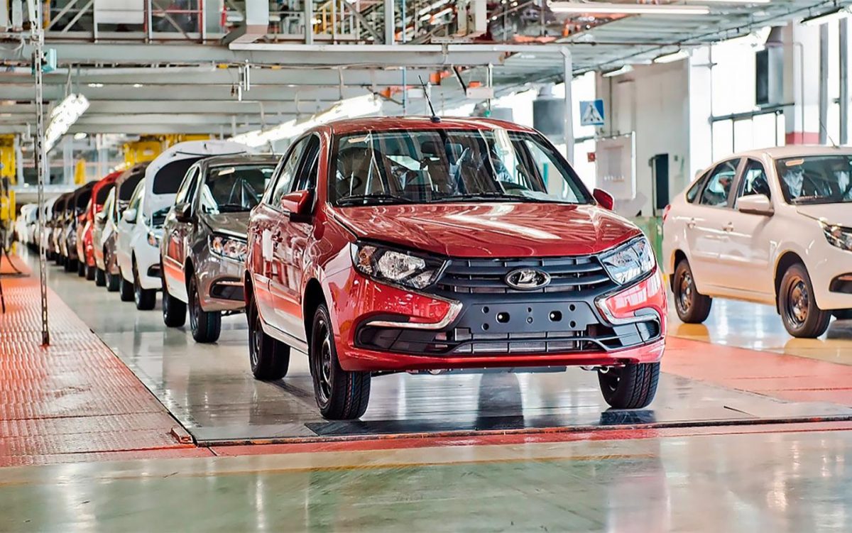 АвтоВАЗ планирует обеспечить полную замену импортных деталей, находящихся в дефиците