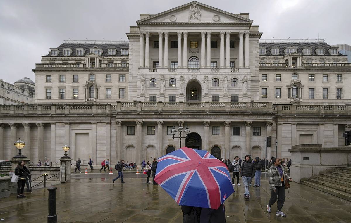 Банк Англии требует от банков предоставить информацию о финданных для оценки угрозы финансовой системы