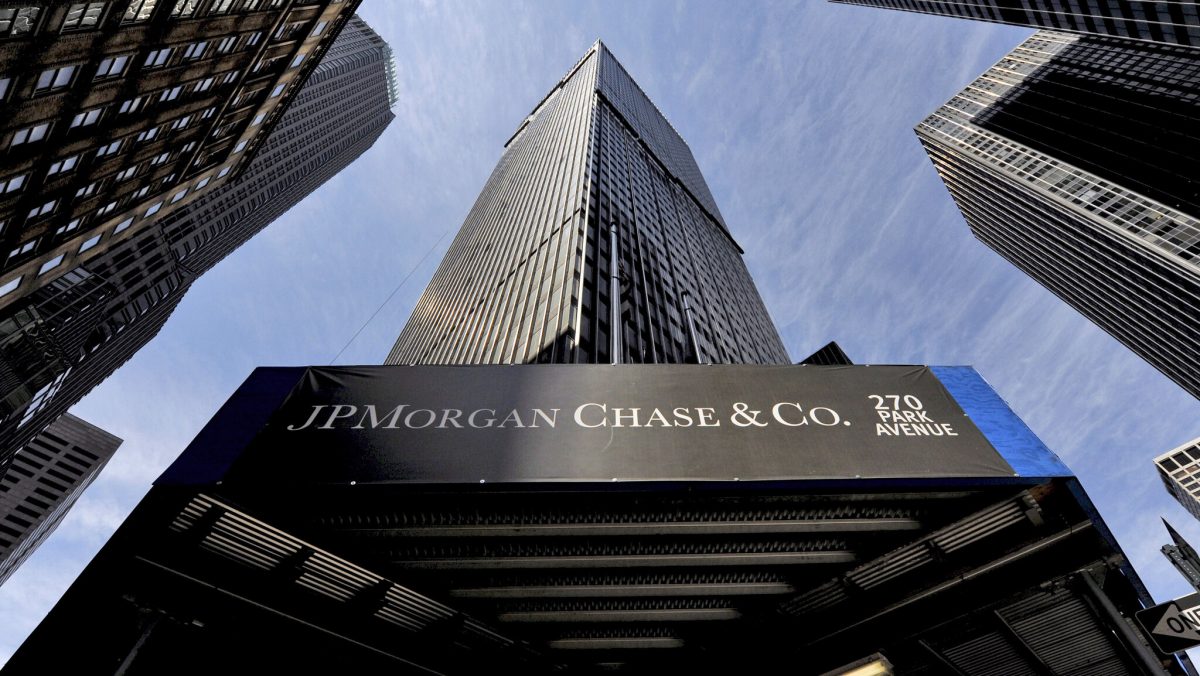 JPMorgan, Citi, BofA говорят сотрудникам не переманивать клиентов из банков, испытывающих стресс