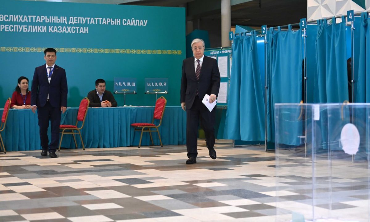 Президент Токаев проголосовал на парламентских выборах