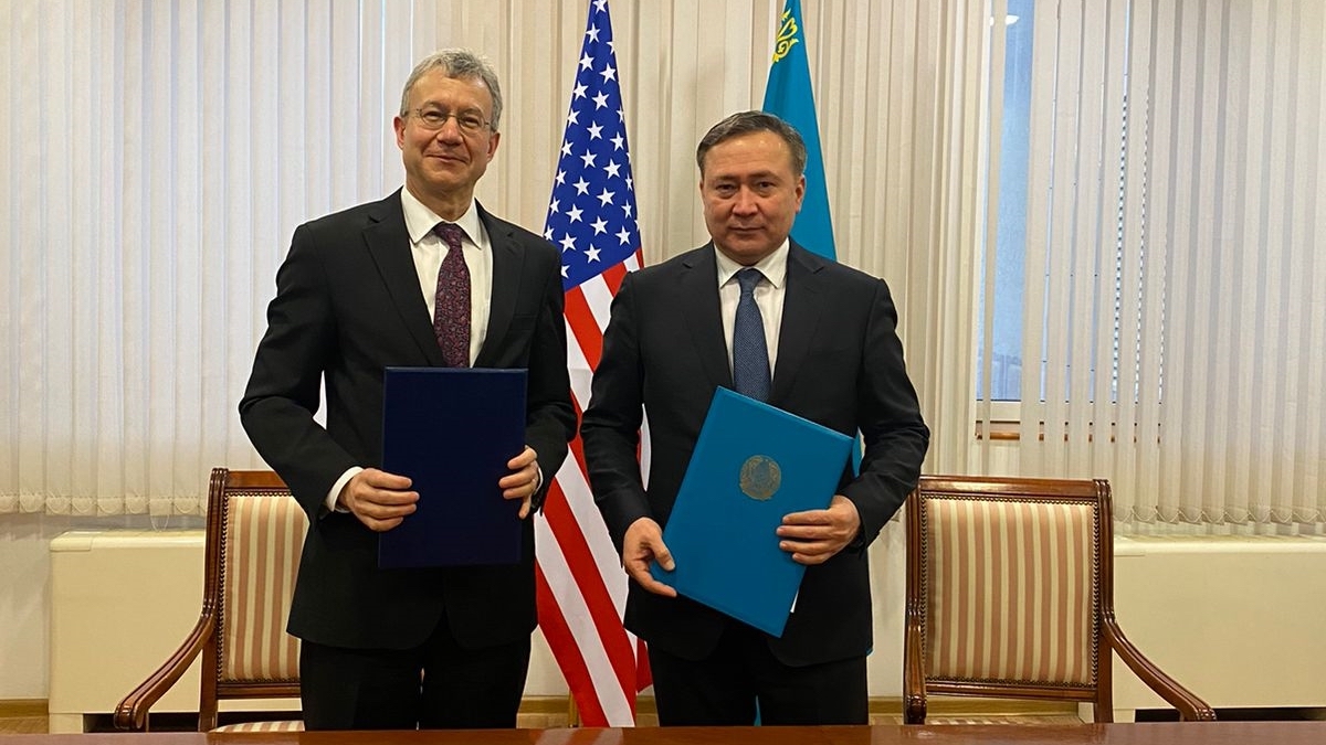 Республика Казахстан и США подписали меморандум в области геологического изучения недр.
