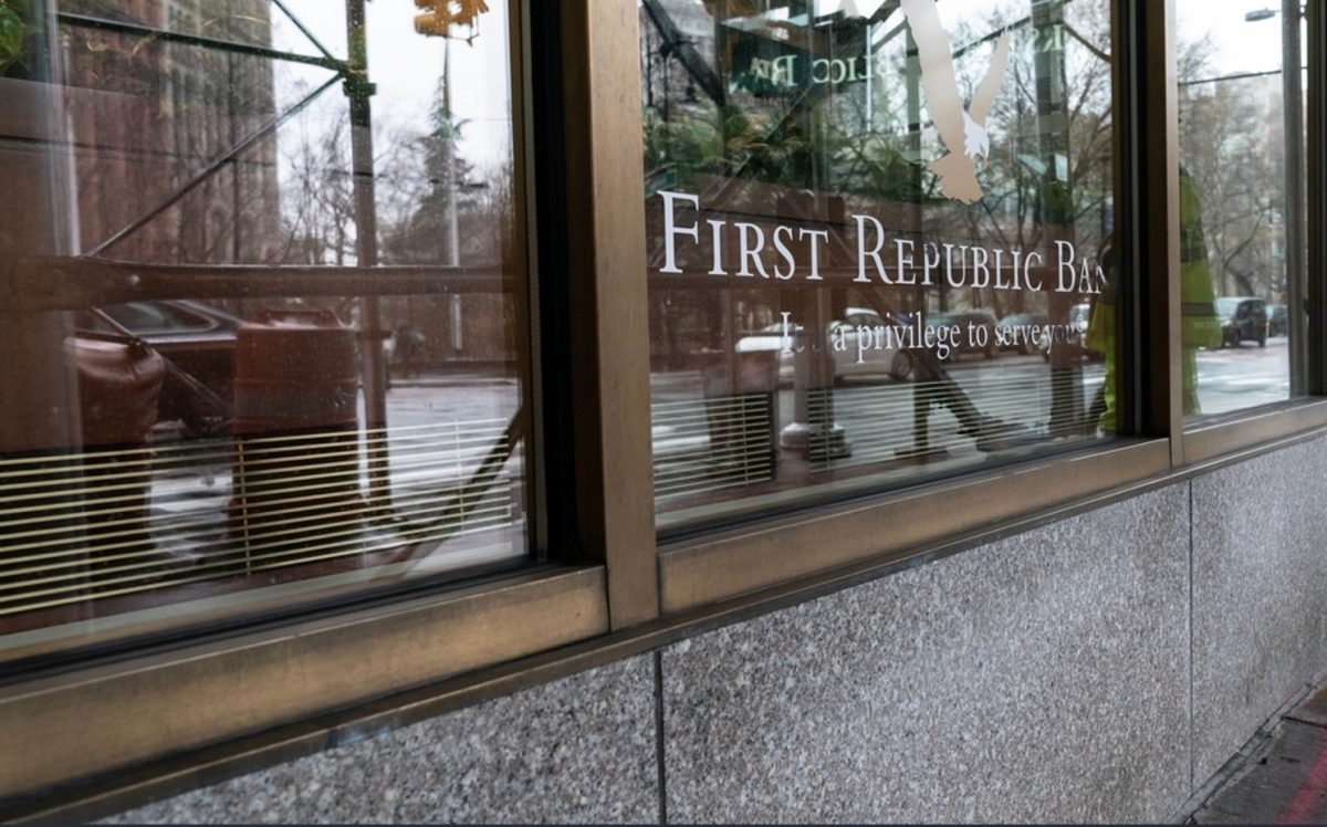 Стоимость акций First Republic Bank упала на 29,17% из-за сообщений о продаже