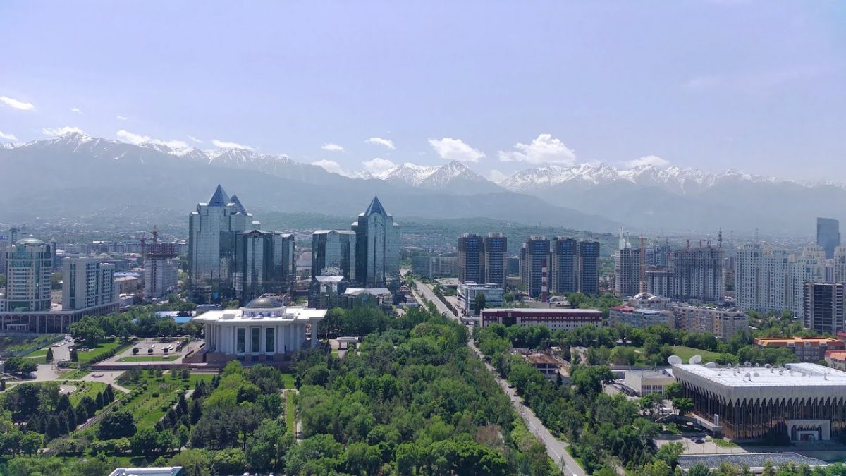 В Алматы военная прокуратура изъяла у стройфирмы почти 4 га неиспользуемого участка в Медеуском районе