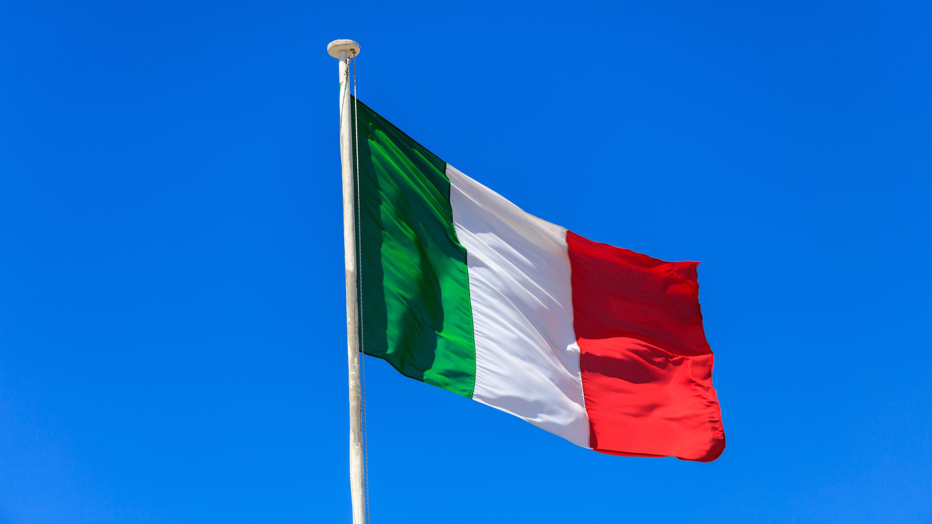Доверие потребителей и бизнеса в Италии выросло в апреле
