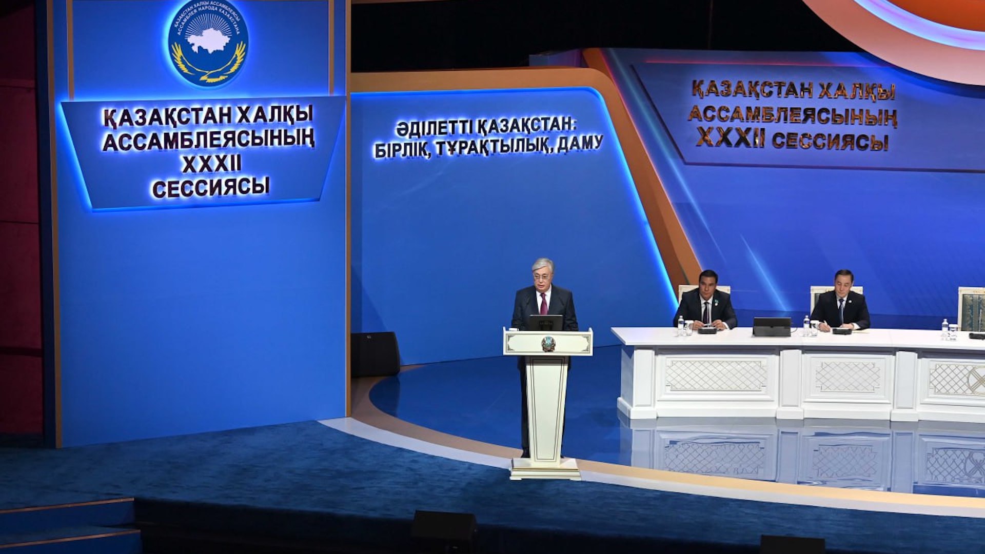 Президент Казахстана предлагает учреждение новых премий и о совершенствовании символики страны