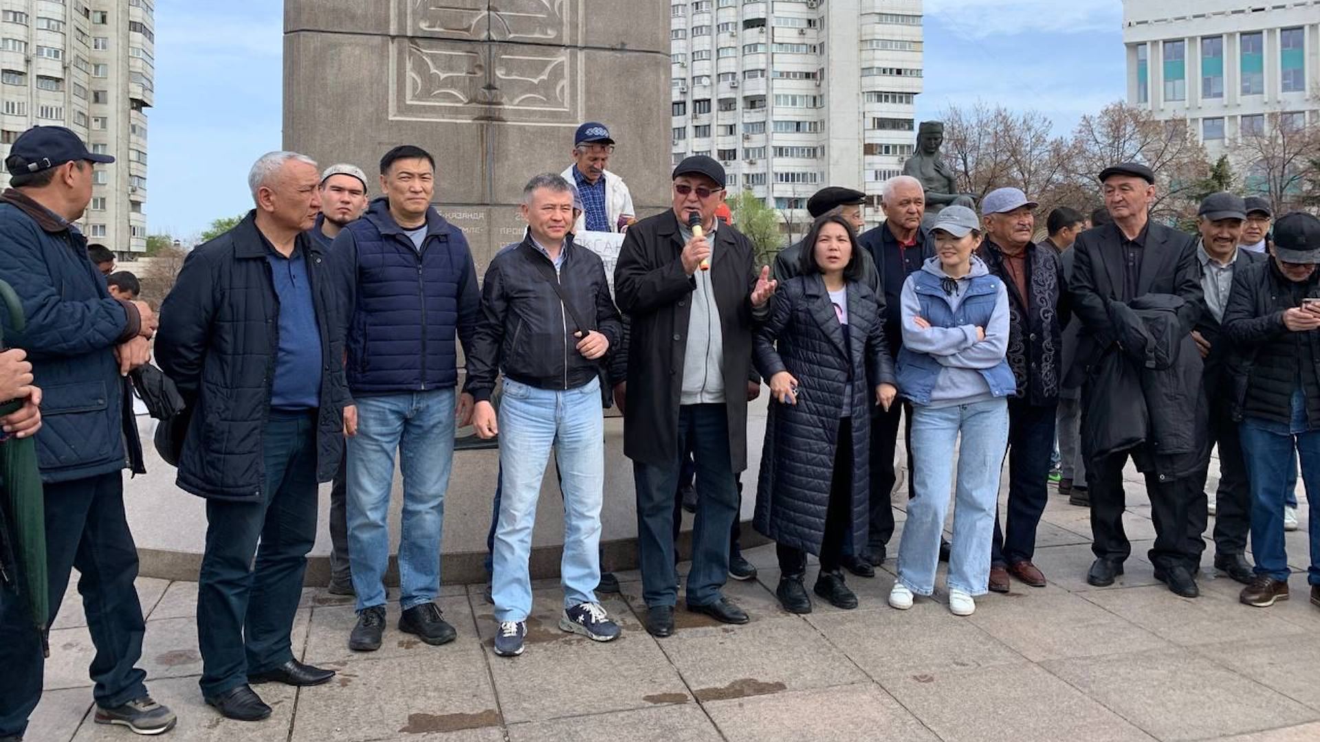 Рысбека Сарсенбаев обвиняют в организации митинга 9 апреля