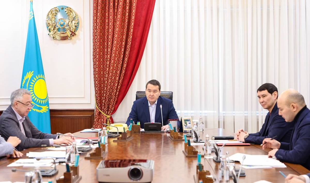 Смаилов поручил держать под контролем ситуацию с влиянием санкций на торговых потоки