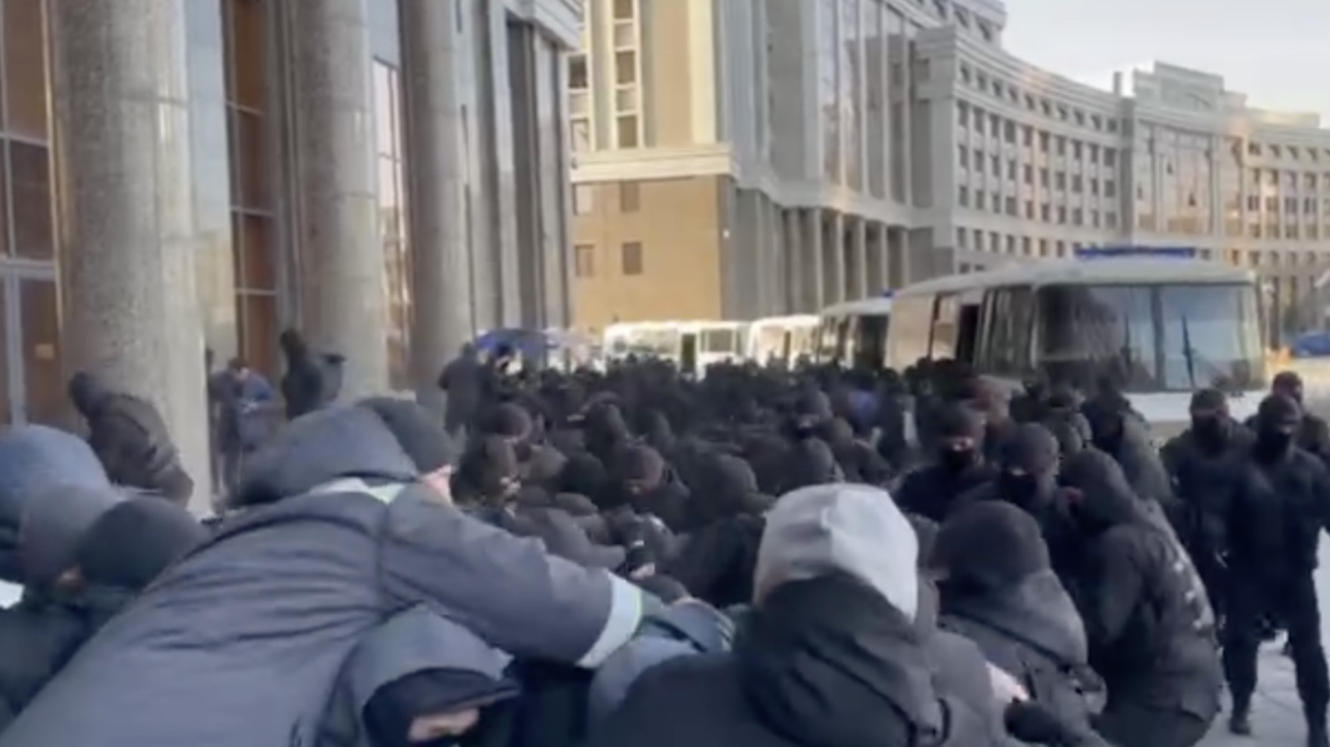 Заместитель генпрокурора Жандос Умиралиев: полиция действовала законно на митингах в Астане