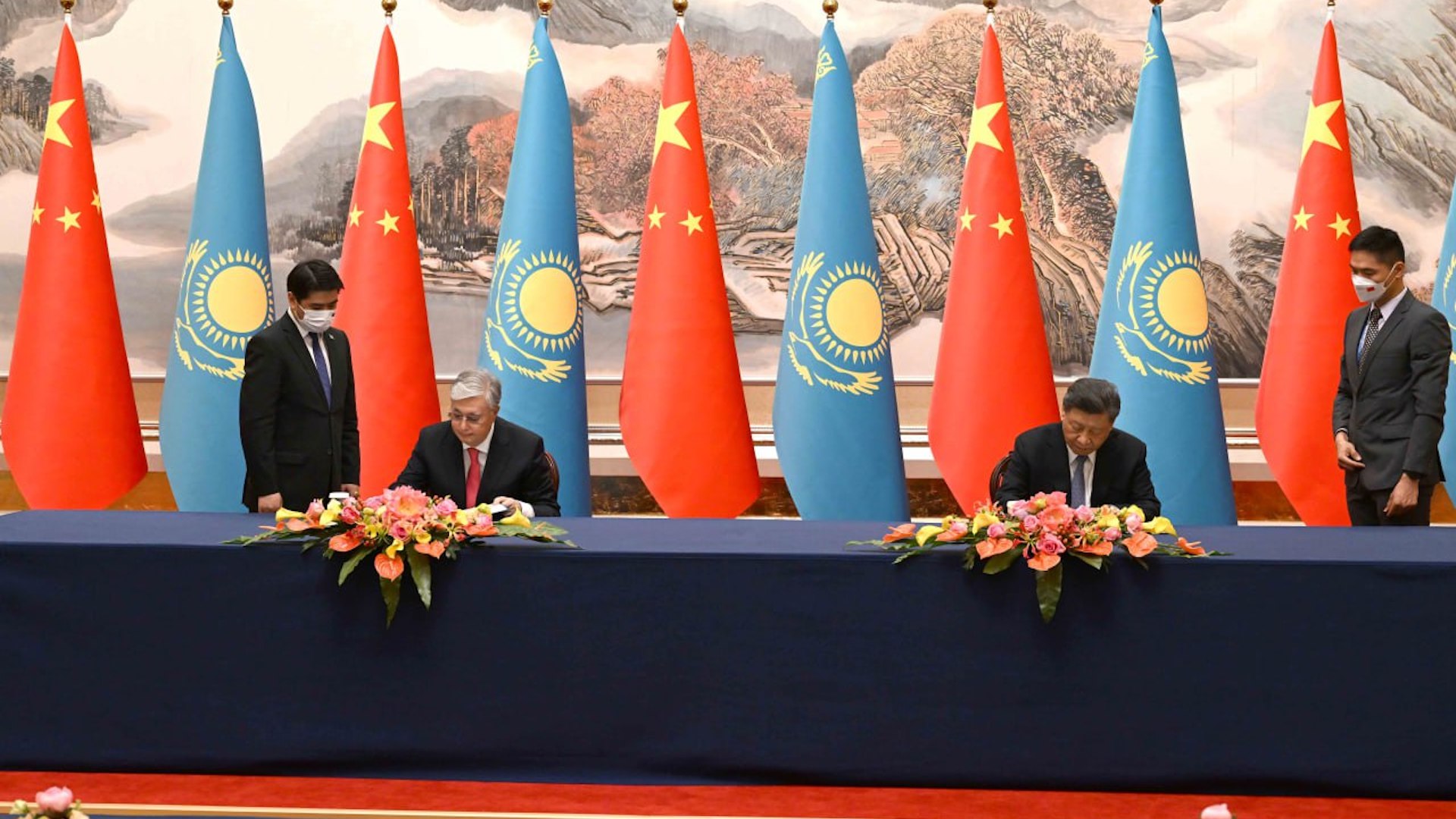 Казахстан и Китай подписали ряд важных документов