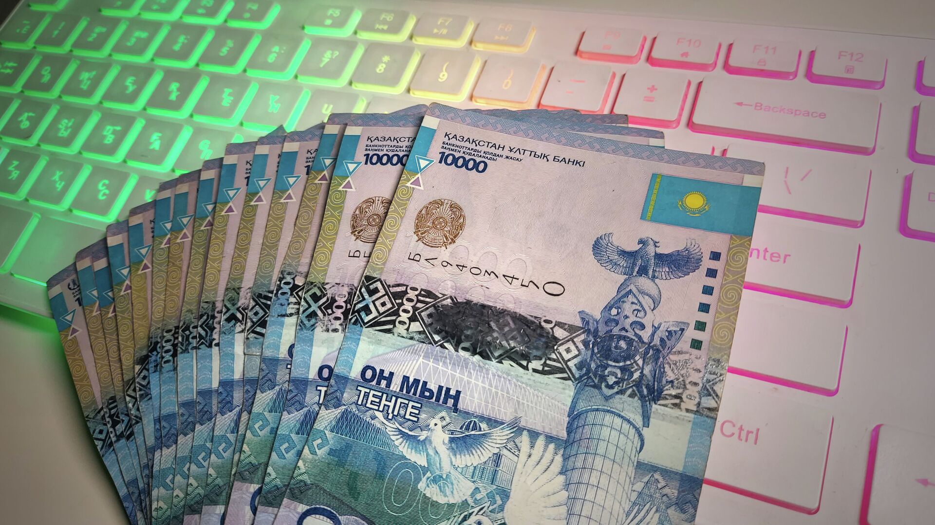 Минпросвещение Казахстана назвало коррупцией сбор денег в конце года в школах