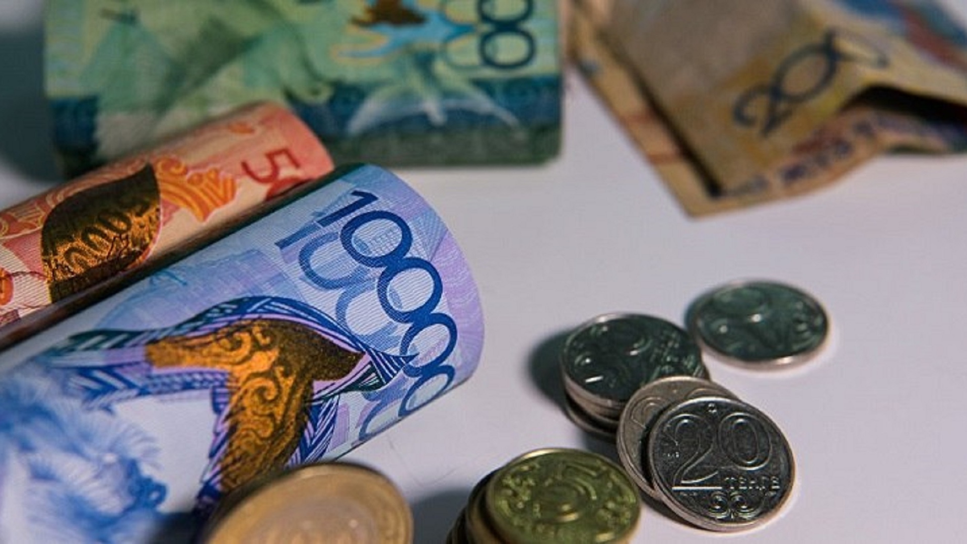 Тенге, рубль, песо и реал укрепляются среди валют развивающихся стран