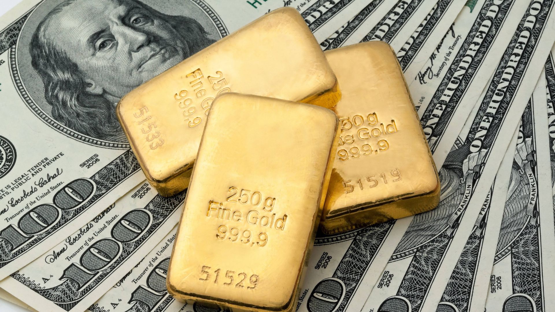 В ожидании решения по потолку госдолга в США цены на золото снижаются - Bizmedia.kz