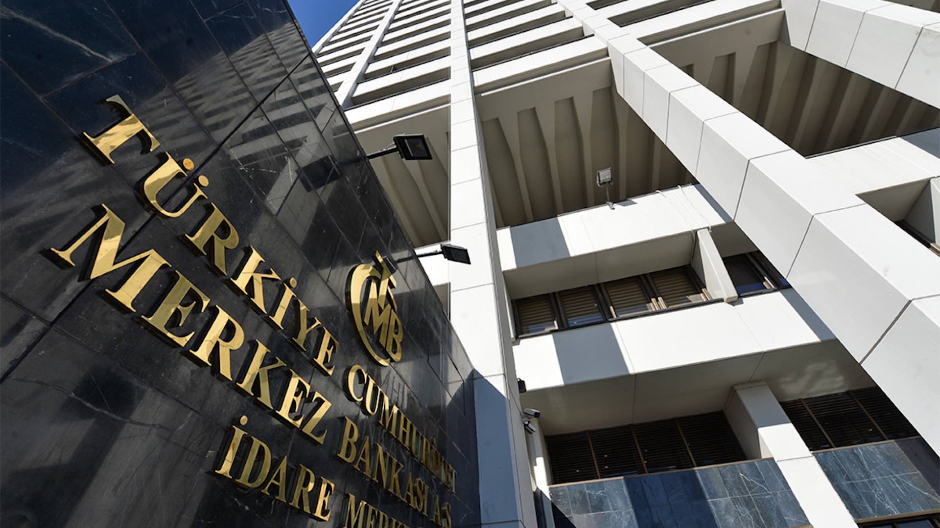 В Турции ЦБ ввел ограничения для банков, что бы прекратить вывод средств