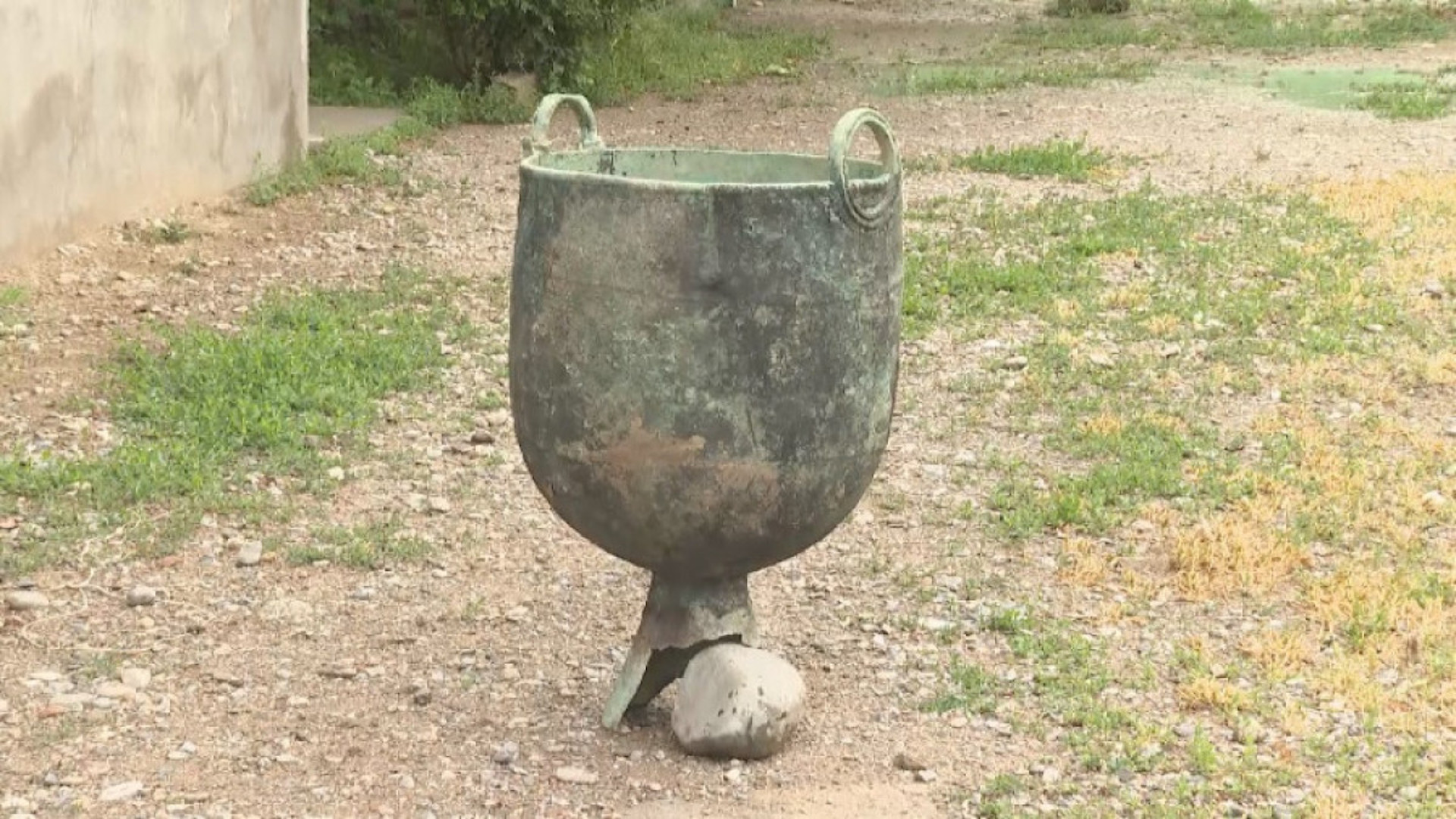 В Жамбылской области найден бронзовый казан из эпохи раннего железного века