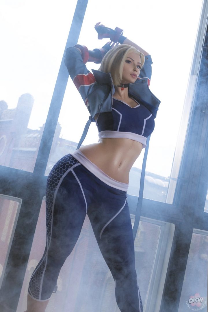 Косплеерша Oichi в образе бойца Кэмми из Street Fighter 6: откровенные фотографии