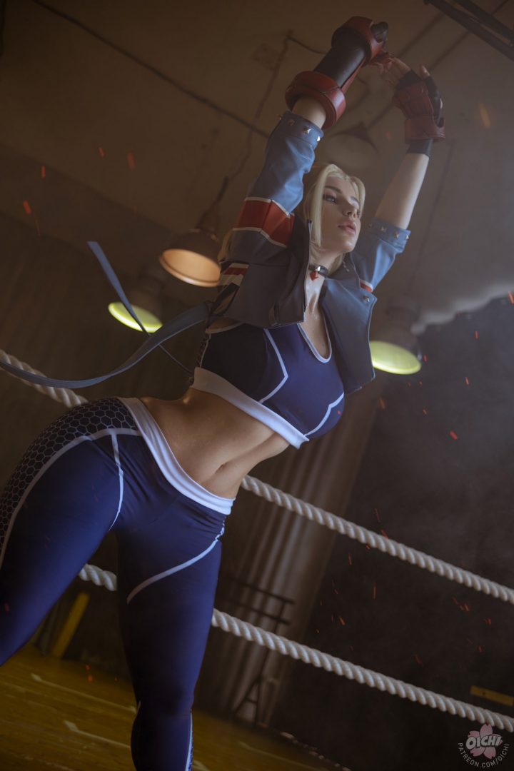 Косплеерша Oichi в образе бойца Кэмми из Street Fighter 6: откровенные фотографии