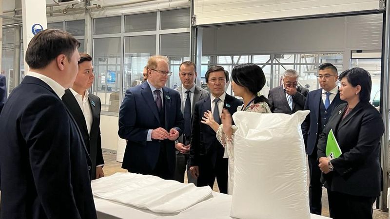 Что производят в СЭЗ Астаны и какую оценку дали депутаты местной продукции